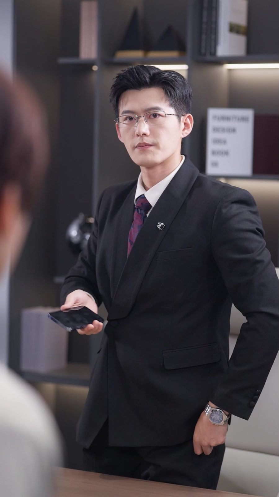 女扮男装后我掰弯了闪婚总裁 第02集