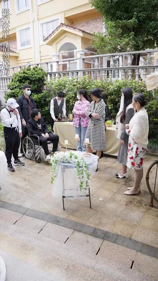 美女总裁的贴身狂医 第1-20集